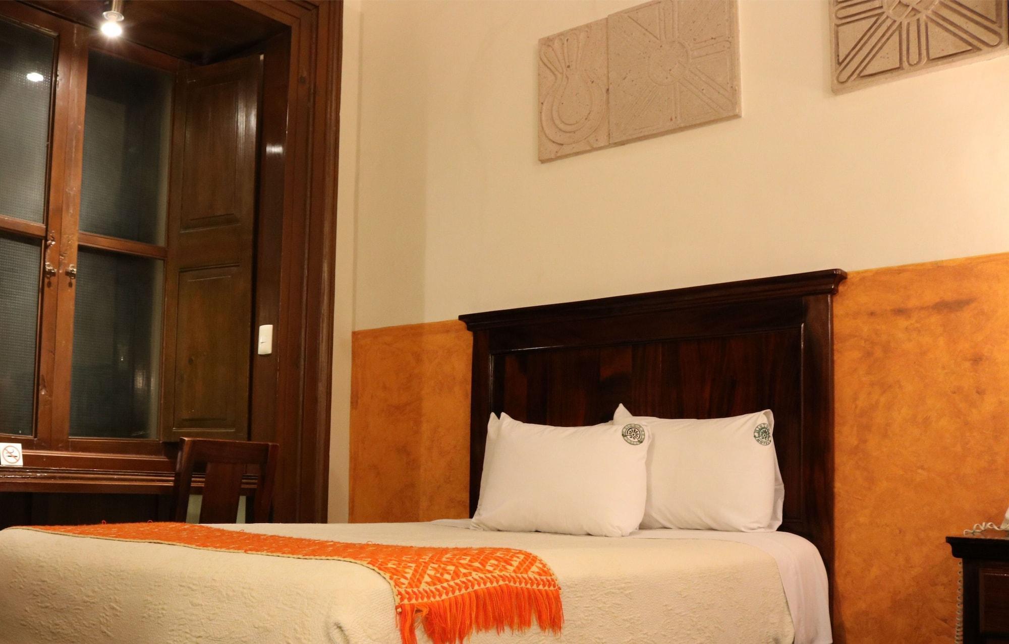 Hotel Historia Морелия Екстериор снимка