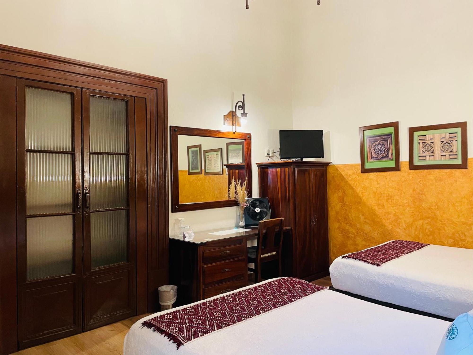 Hotel Historia Морелия Екстериор снимка