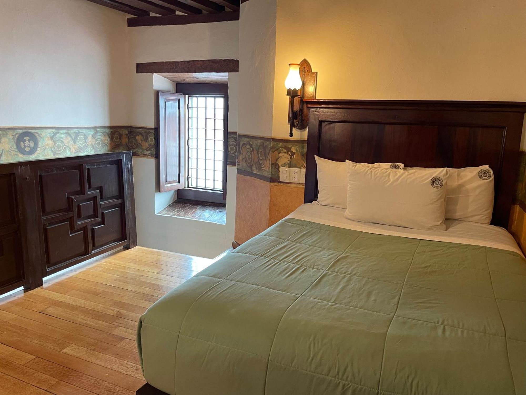 Hotel Historia Морелия Екстериор снимка