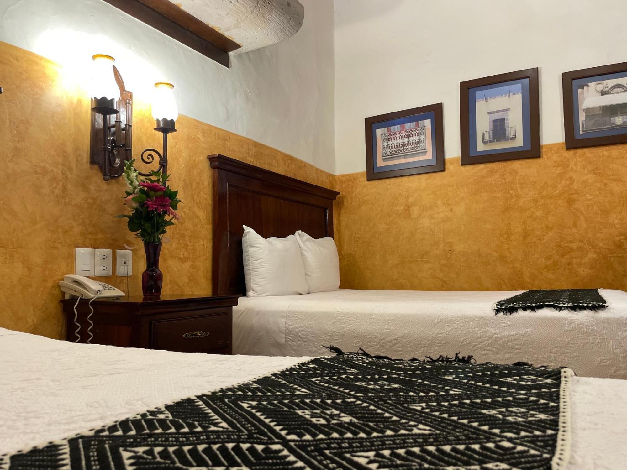 Hotel Historia Морелия Екстериор снимка