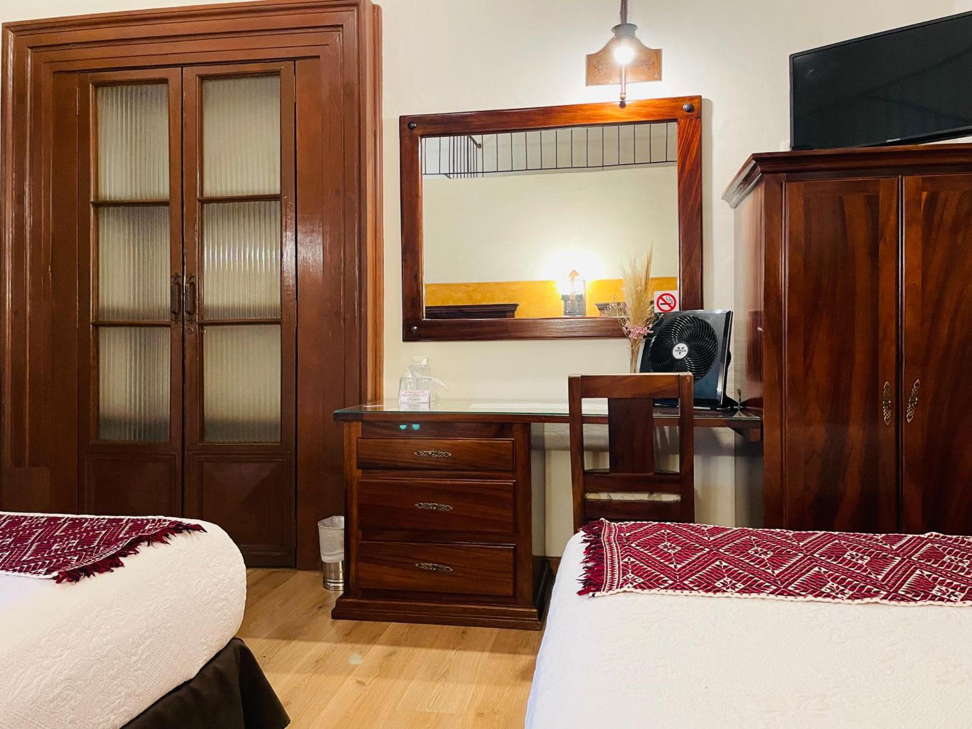 Hotel Historia Морелия Екстериор снимка