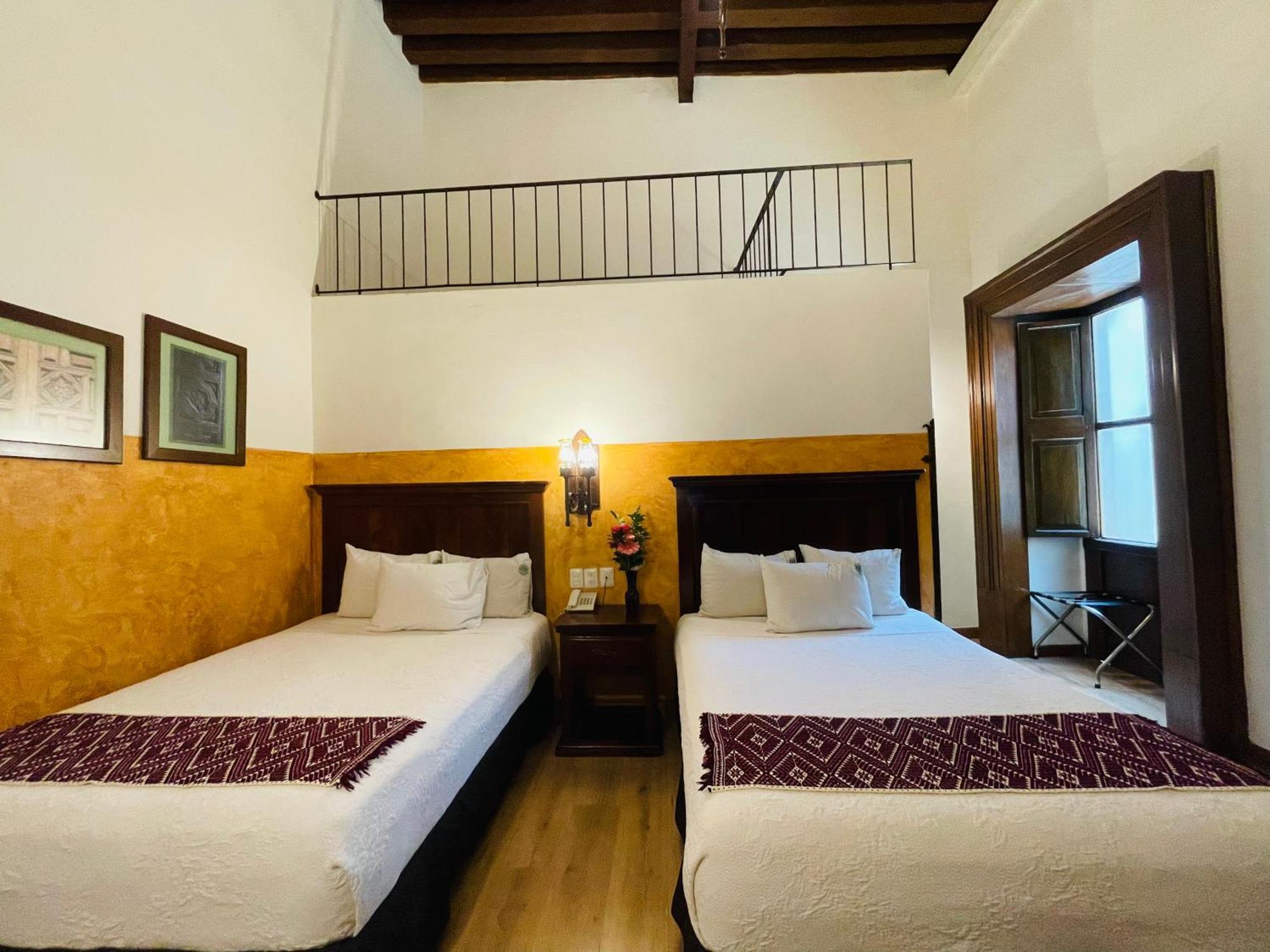 Hotel Historia Морелия Екстериор снимка