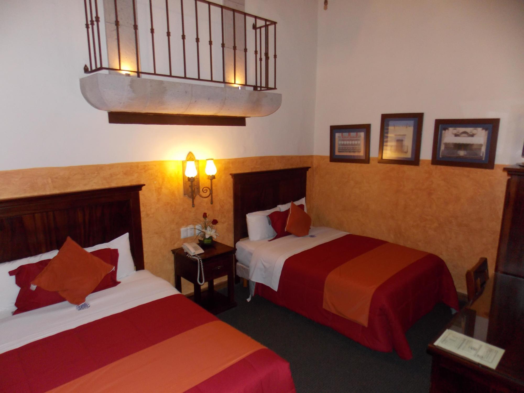 Hotel Historia Морелия Екстериор снимка